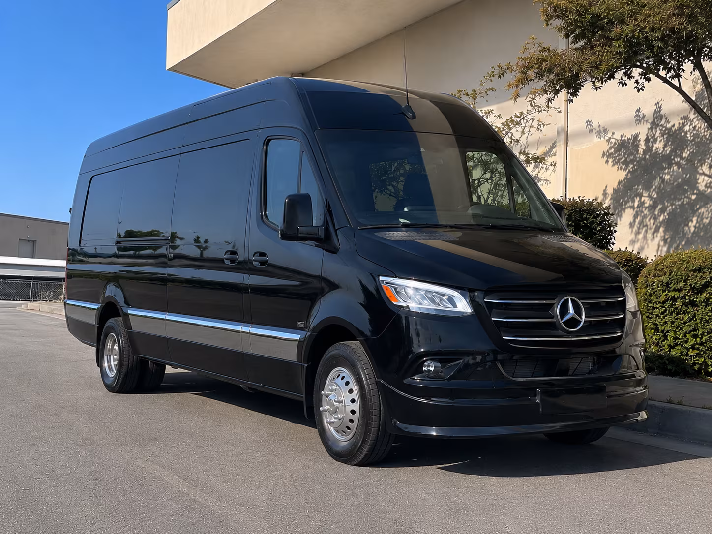 find the perfect transportation for your next corporate event 3